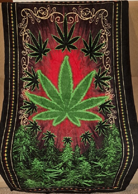 New Green Red Leaf Beach Bath Pool Gift Towel Pot Weed Leaves Marijuana Canabis gallery