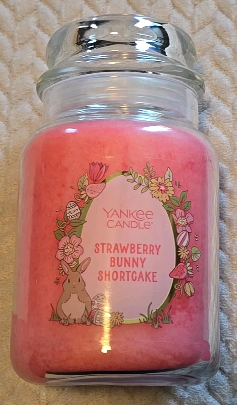 Yankee Candle Strawberry Bunny Shortcake Original Large Scented Candle 🍓 22oz gallery