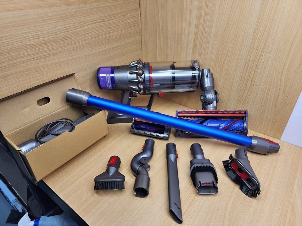 Dyson V11 Torque Drive+ Cordless Vacuum Cleaner with Extra Attachments gallery
