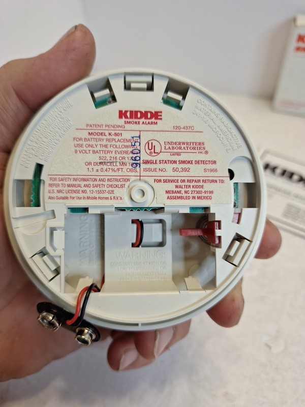Kidde Basic Smoke Alarm Model K501, White, Battery Operated NOS gallery