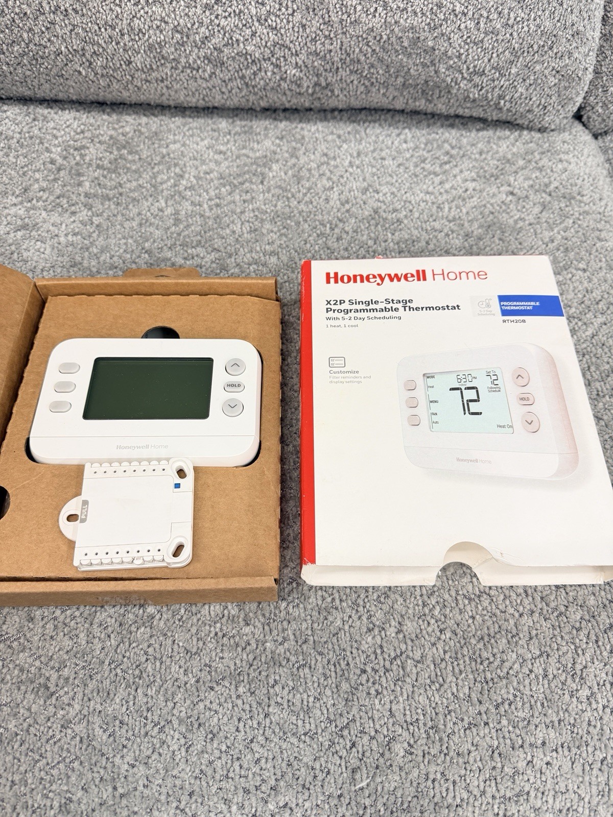 Honeywell X2P Single Stage Programmable Thermostat RTH20B Home 1 Heat/1 Cool NEW gallery