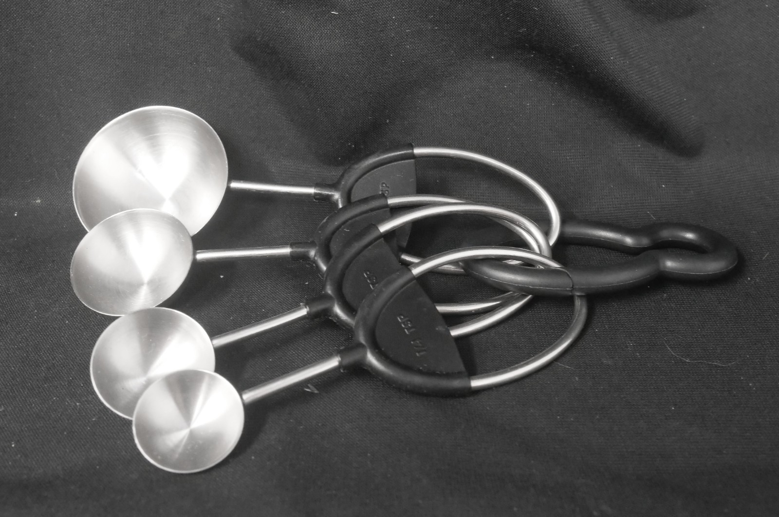 RARE! Michael Graves Measuring Spoon Set of 4. 1/4 1/2 1 TSP 1 TBSP gallery