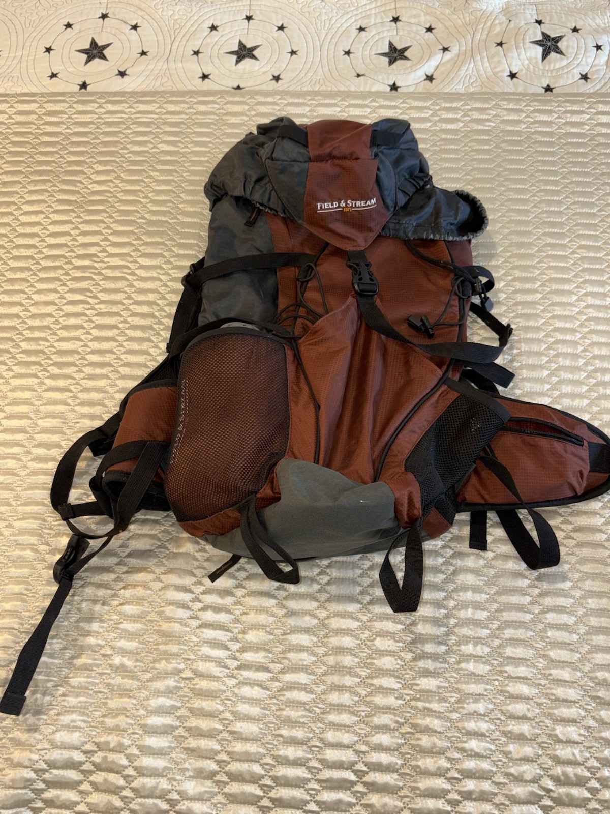 🏕️ Field & Stream Hiking/Backpacking Pack – Great Condition!