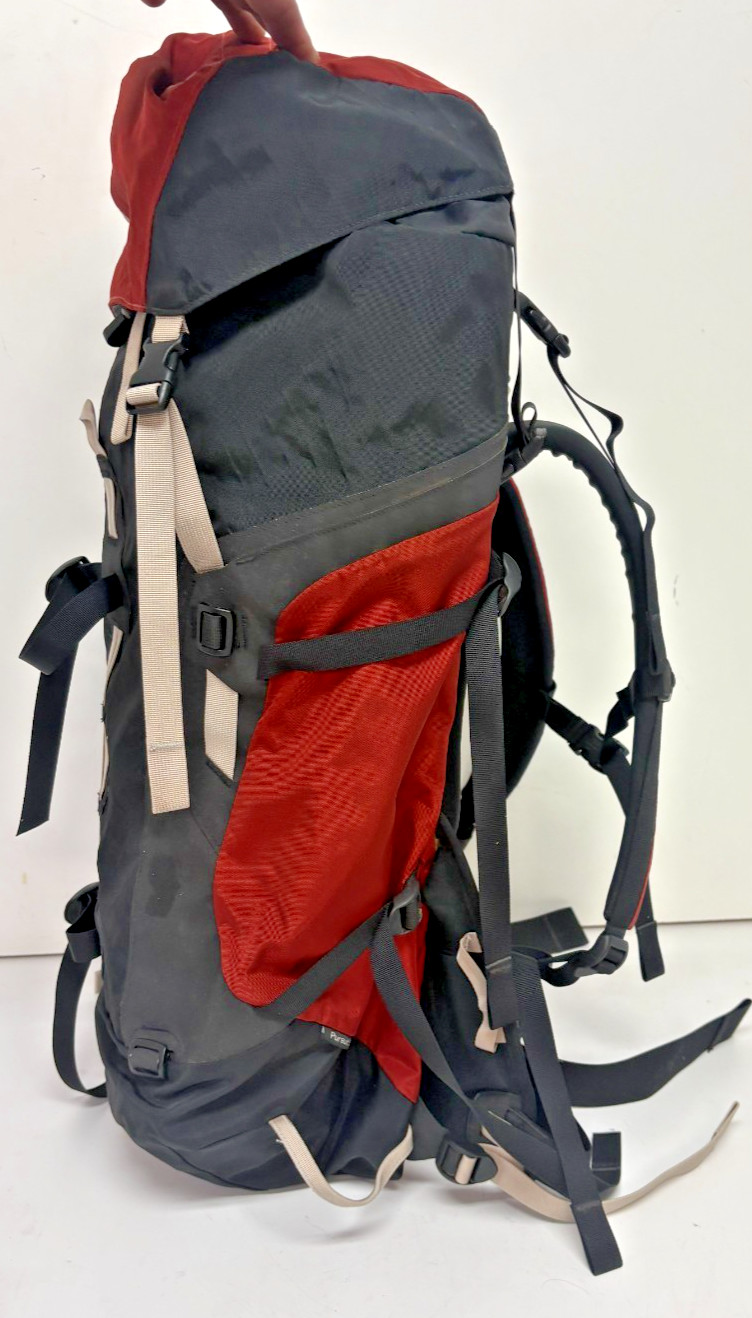 MACPAC Pursuit 50 High-Quality Internal Alpine Climbing Backpack EXCELLENT 2