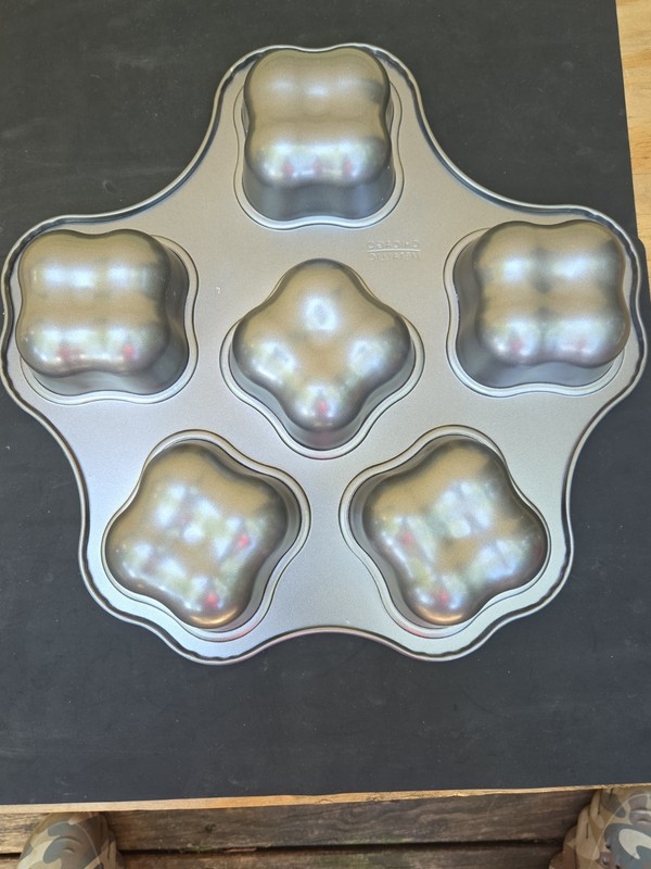 Chicago Metallic Stuff It Up Baking Pan for Stuffed Peppers , Mini Breads, Etc. gallery