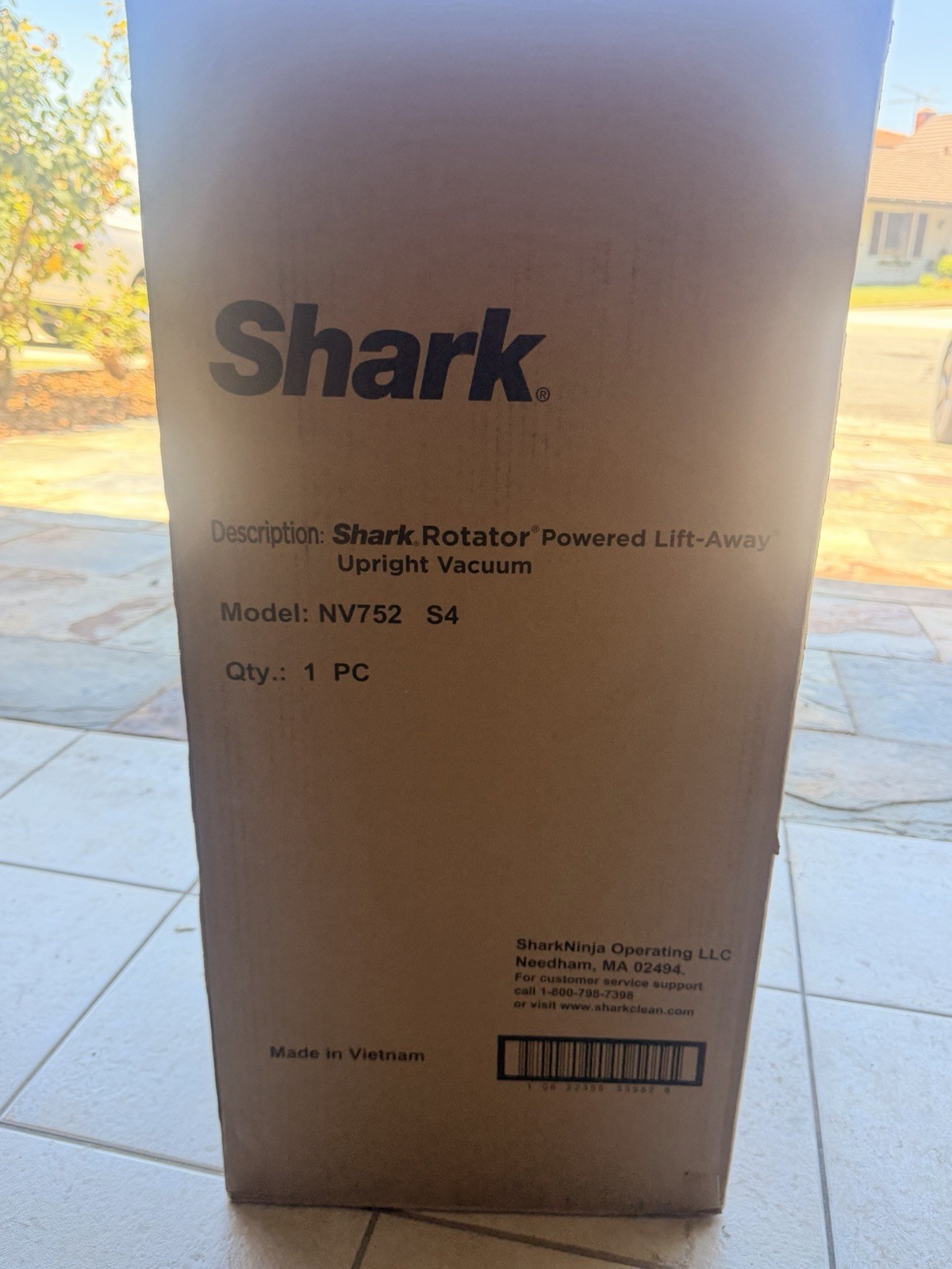 Shark Rotator Powered Lift-Away Upright Bagless Vacuum NV752 Burgundy/Gray gallery