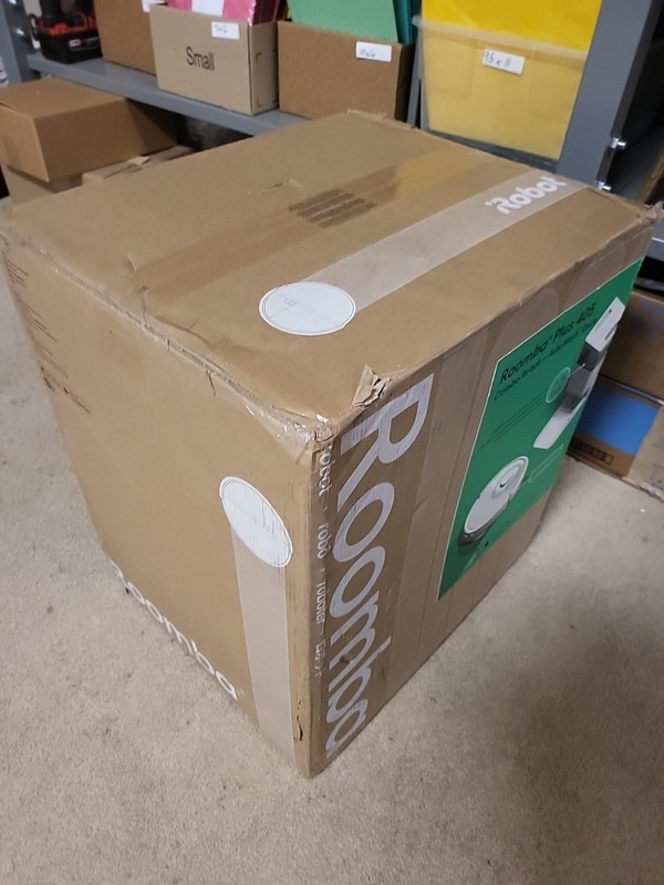 iRobot Roomba Plus 405 Combo Robot + AutoWash Dock G185220 gallery