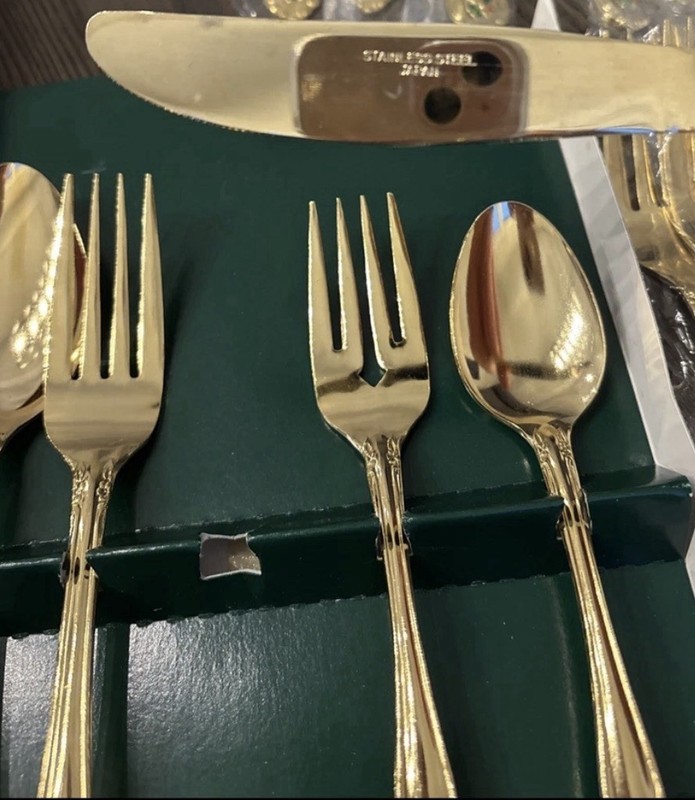 VTG Hollyberry Gold Plated Flatware NIB 20 PC Flatware Set Service For 4 gallery