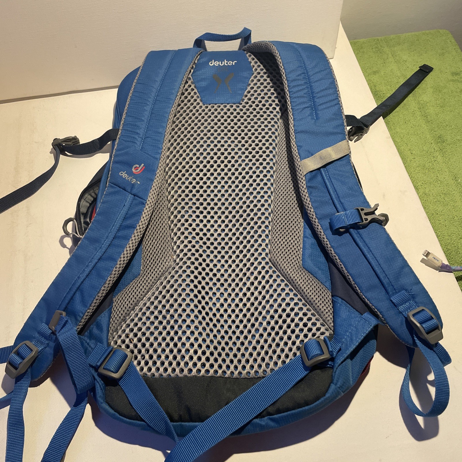 Deuter Speed Lite 20 Hiking Backpack - Blue/Red Lightweight Daypack  4