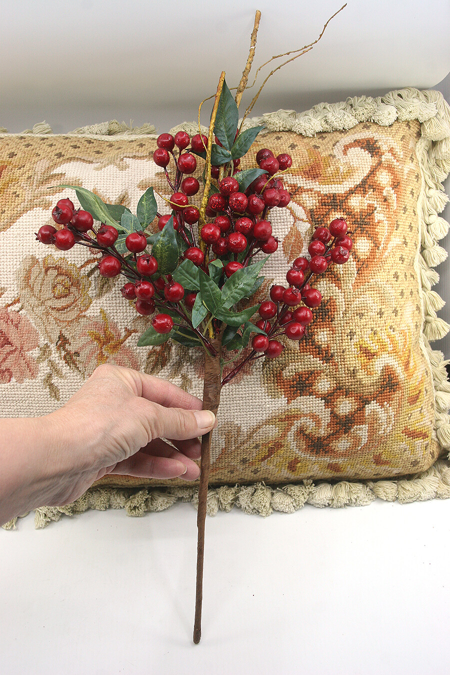 CHRISTMAS RED BERRIES LEAVES & TWIGS FLORAL SPRAY STEM HOME DECOR DECORATION 16" gallery