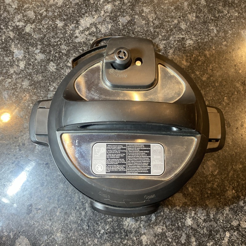 Instant Pot IP-DUO60 V3 6 Quart Programmable Pressure Cooker gallery