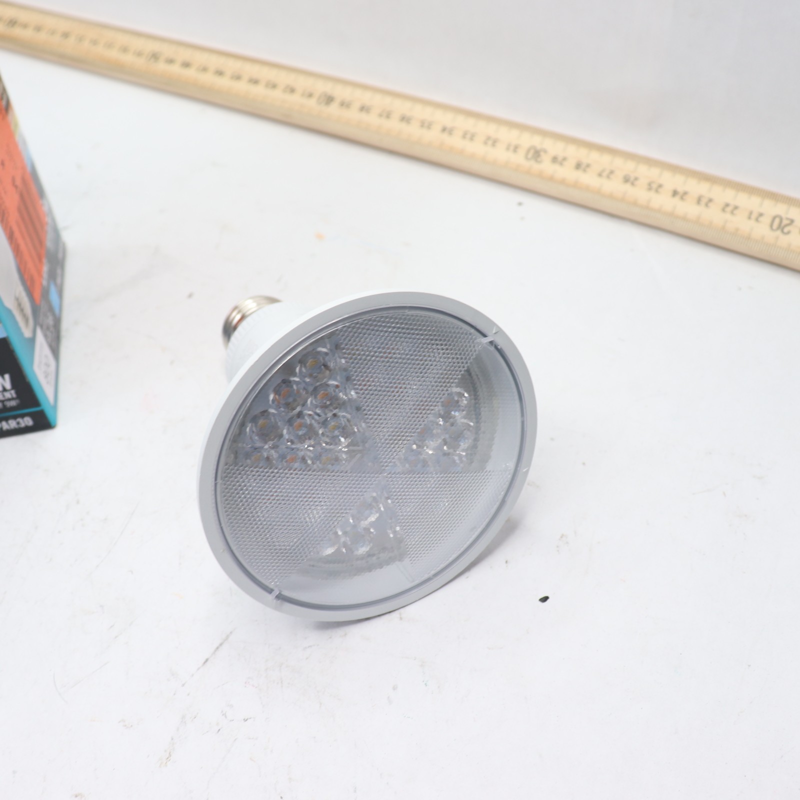 EcoSmart LED Floodlight/Spotlight Bulb Dimmable White PAR30 75W Eqv gallery