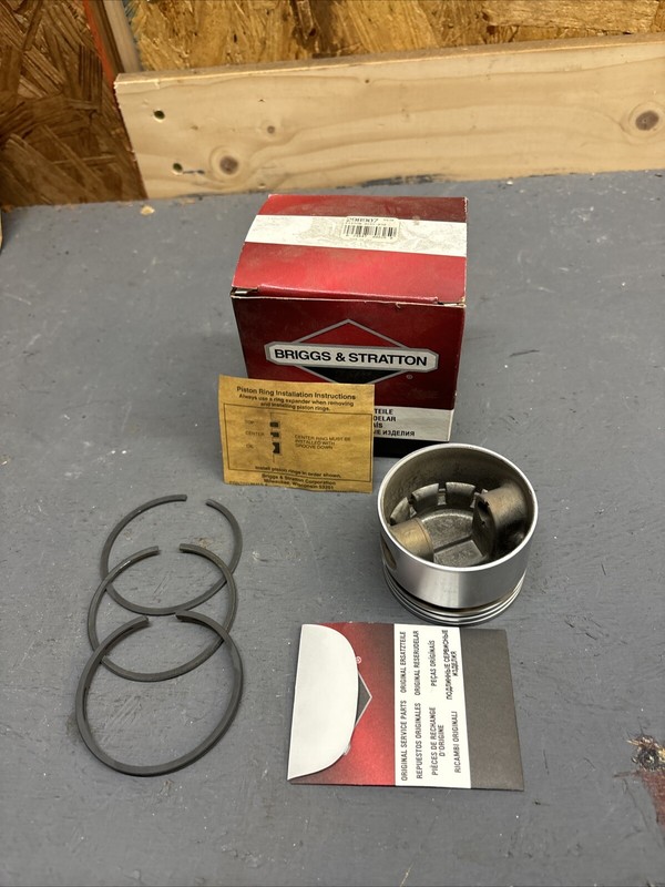 BRIGGS & STRATTON NOS PISTON ASSY -030 #298907 gallery