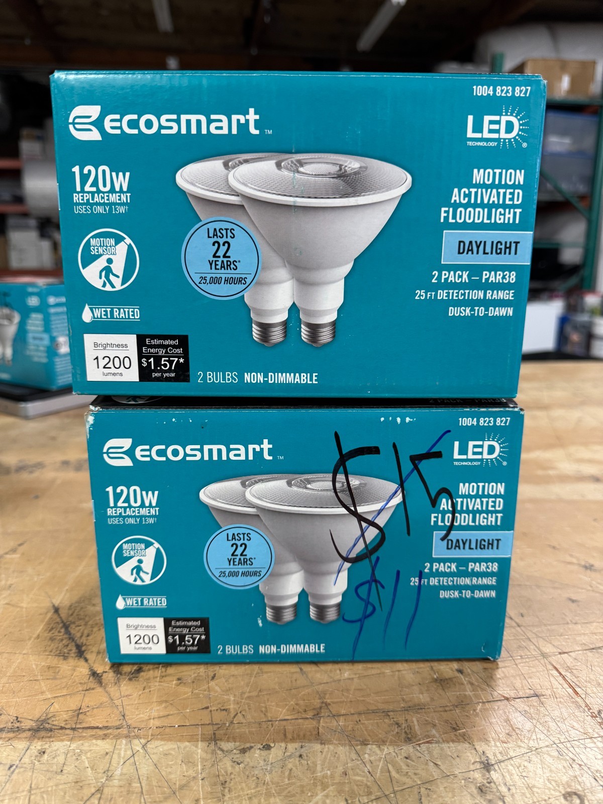 Ecosmart 120W Daylight LED Floodlight PAR38 1200 lumens LED Bulb (LOT OF 2) gallery