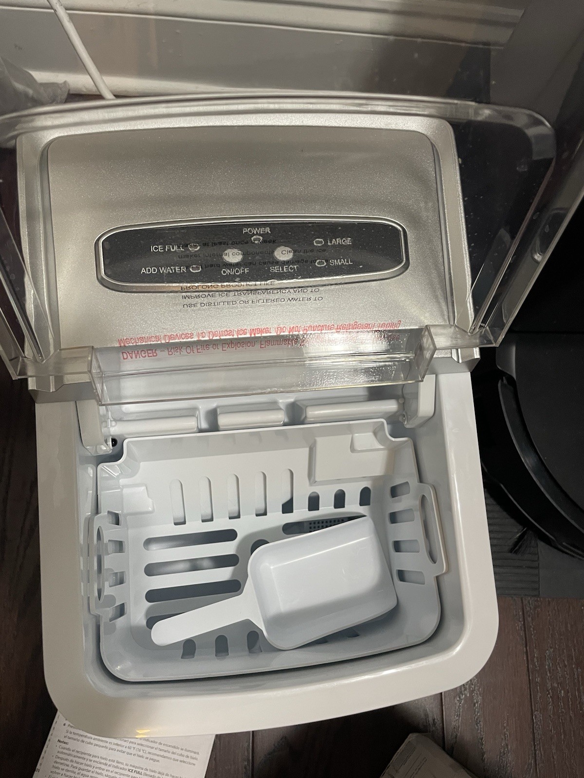 Insignia NS-IMP26SL0 Portable Ice Maker gallery