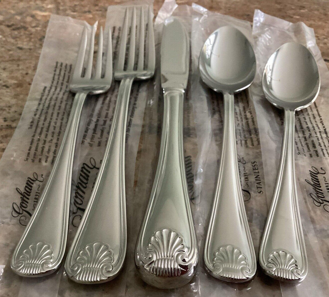 Gorham SHELL Stainless 5 Piece Place Setting (s) Unused 18/8 Flatware Vietnam gallery