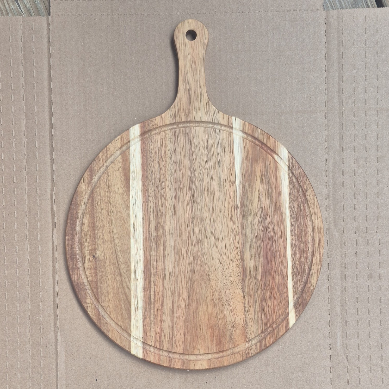 Wood Cutting Board w/ Handle, Medium Round 11 in, Brown/Beige Stripe, Hole gallery