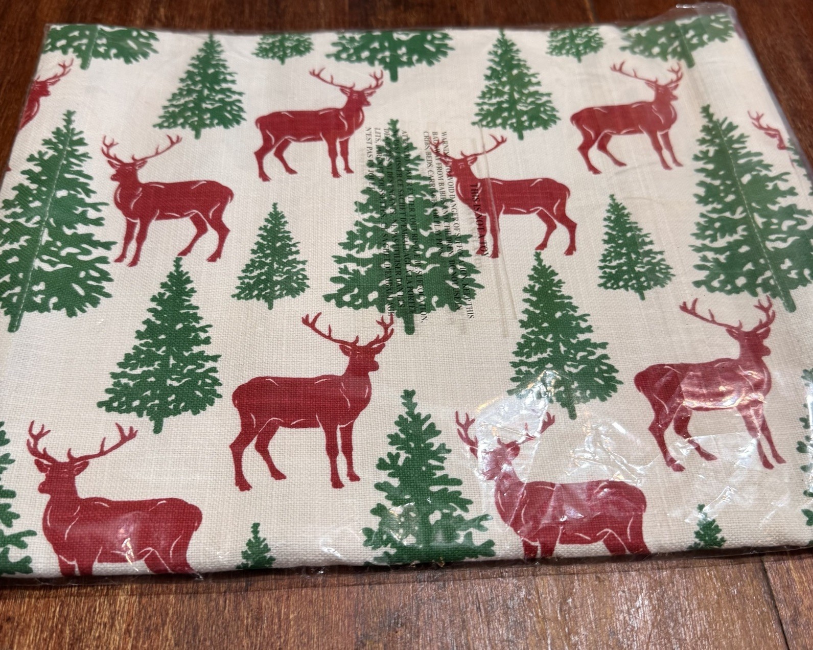 Saro Lifestyle Cerf Collection Deer & Trees Christmas Table Runner, 14”x 90” gallery