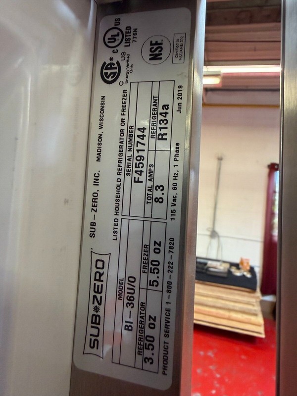 36” Subzero Refrigerator Freezer Panel Ready BI36UORH (Used 2019) gallery