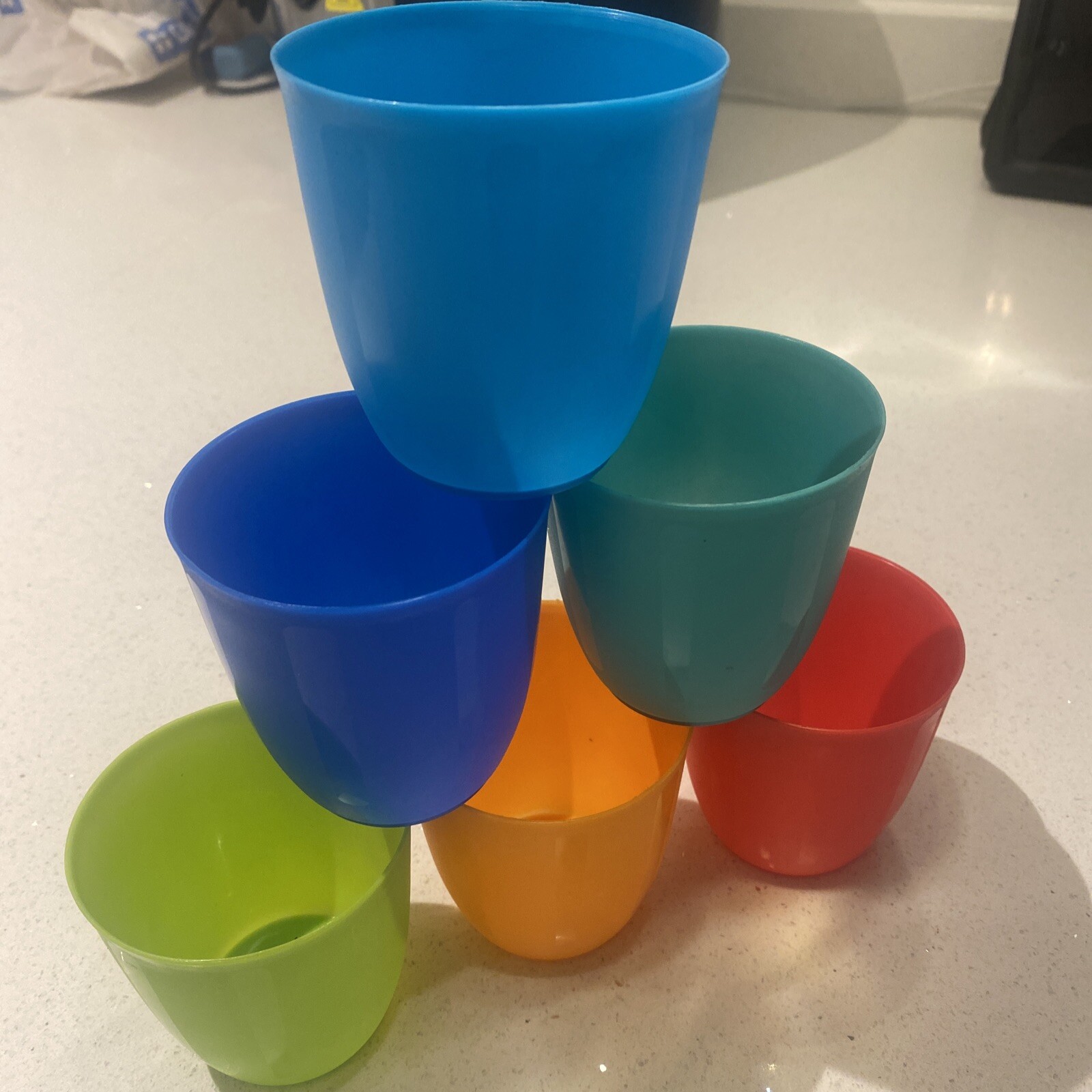 6x KIDS PLASTIC TUMBLERS CUPS MULTI COLOURED PARTY PICNIC DRINK BBQ CAMPING gallery