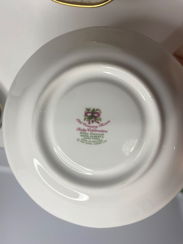 Royal Albert Old Country Roses Ruby Damask Bone China Teacup Saucer Set Footed gallery