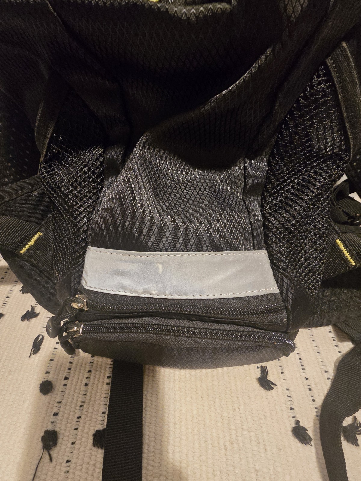 Asics Performance Run HIKE Backpack Zip Padded Black Gray comfort compsrtments 5