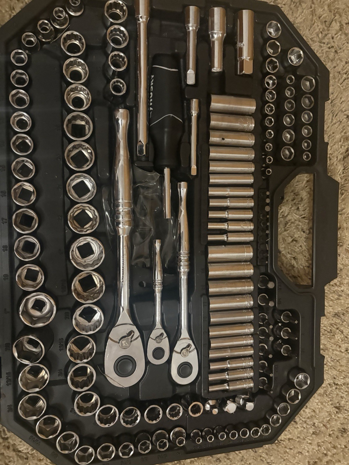 Husky 194 Piece Mechanics Tool Set SAE & Metric H194MTS 1/4", 3/8" & 1/2" Drive gallery
