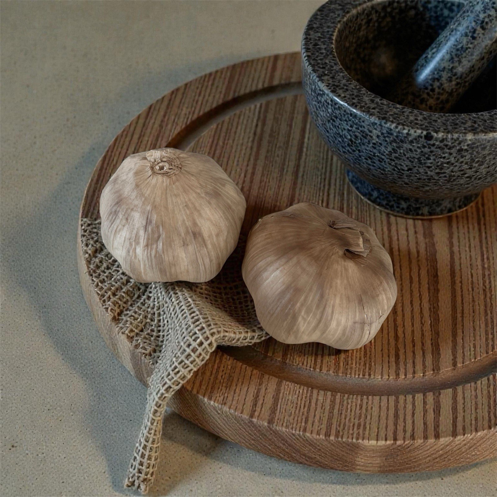 Black Garlic 3lbs Container gallery
