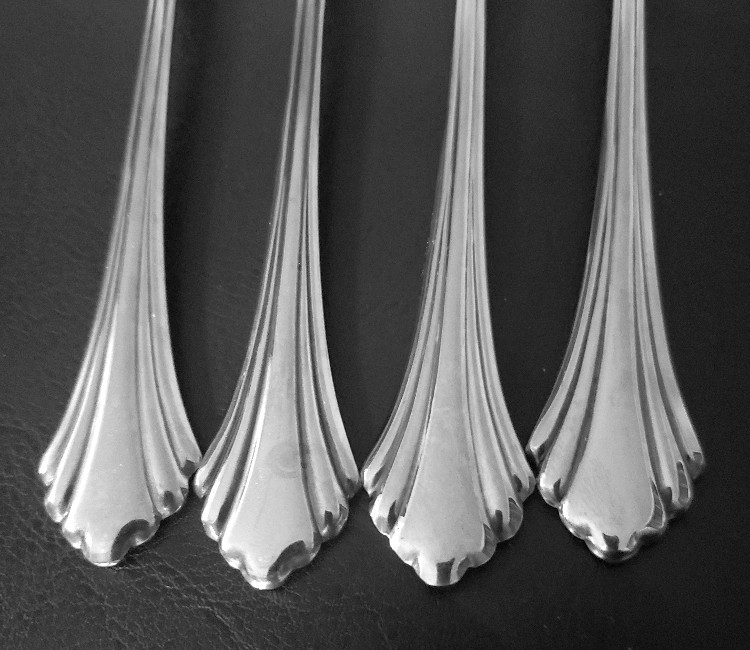 Oneida Rembrandt Distinction Deluxe Stainless Steel Salad Forks Lot of 4 D282 gallery