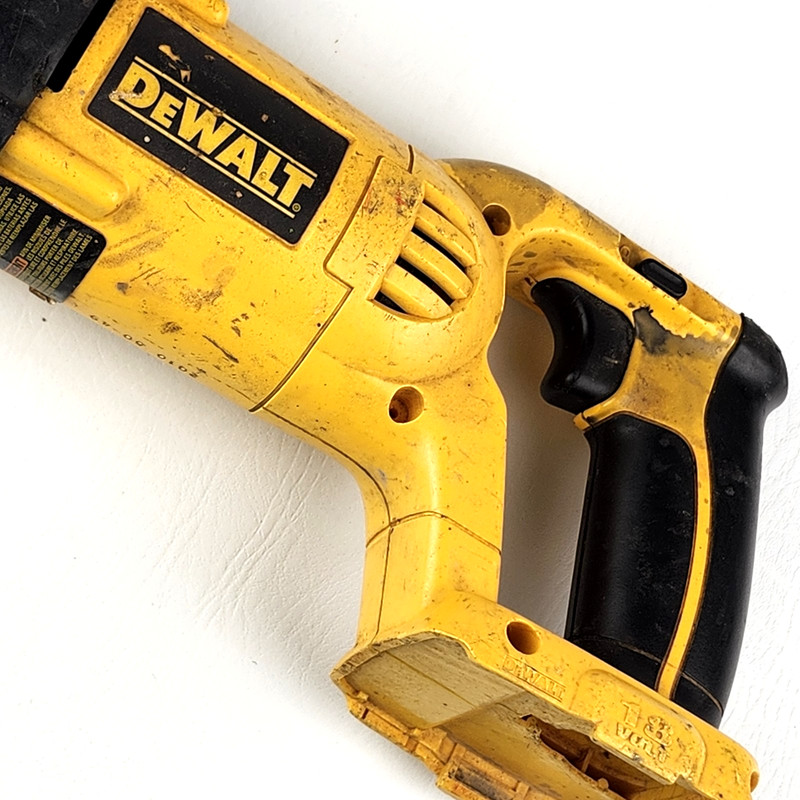 DeWalt DC385 18V Type 2 Variable Speed Reciprocating Saw with 2 Saw zall Blades gallery