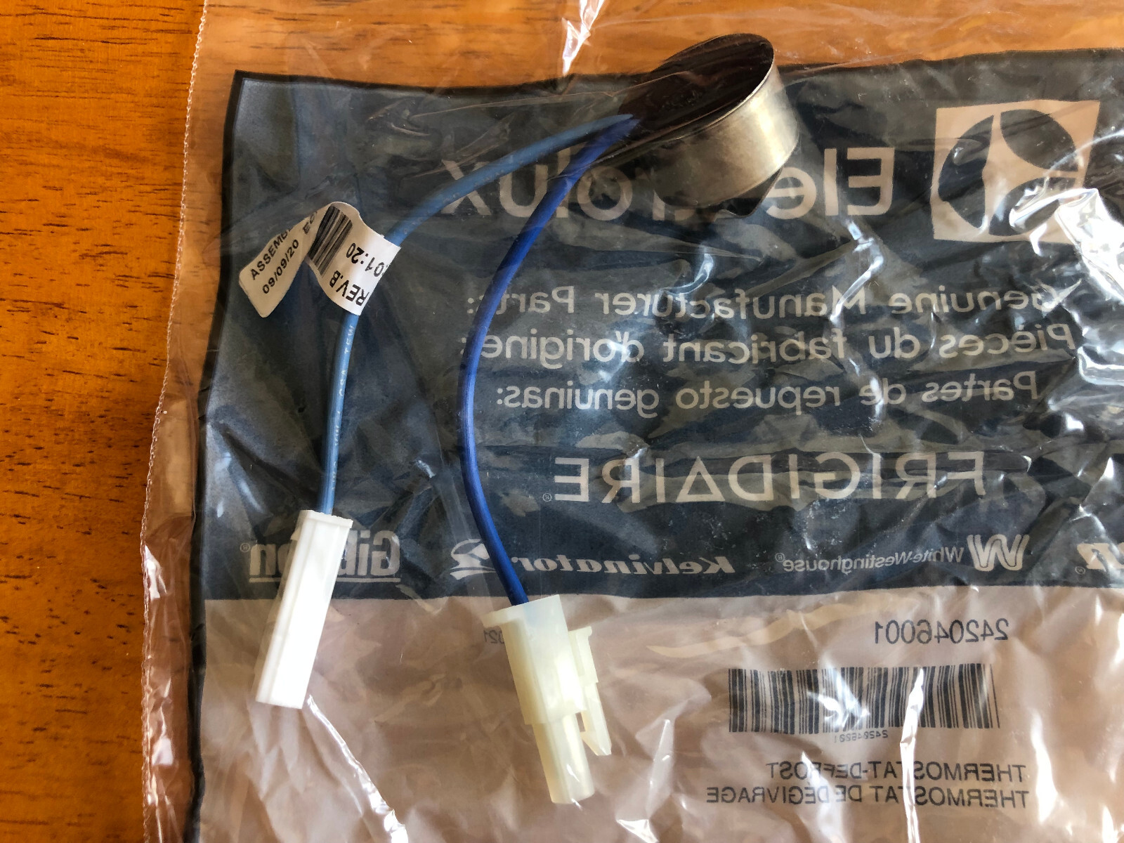 New OEM Electrolux Frigidaire Defrost Thermostat 242046001 gallery