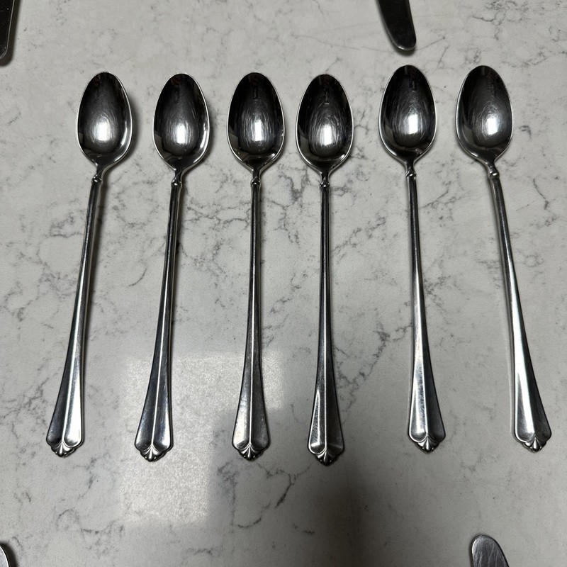 Oneida Juilliard Cube Stainless Flatware 78 Pc, 6 Place Service for 10 + Serving gallery