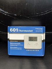 Digital Wall Electronic Non Programmable Thermostat 601 Heat / Cool Single Stage