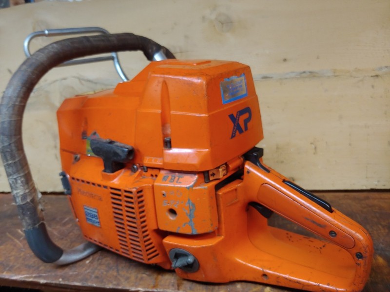 NICE HUSQVARNA 288 XP WRAP HANDLE HIGH TOP OEM NEW CHAINBRAKE *CRACK IN CASE gallery