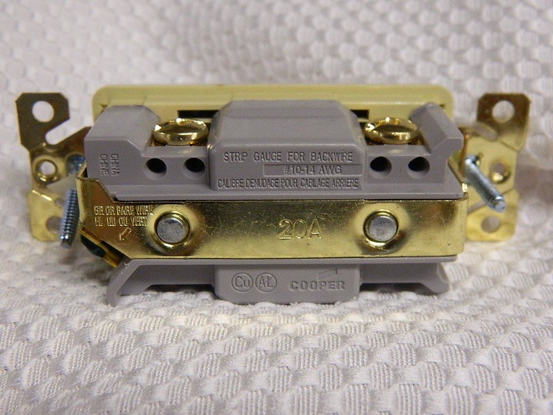 Cooper Wiring Devices -Decorator Switch- (7621V-Box) 20A Ivory, (Lot of 11) gallery