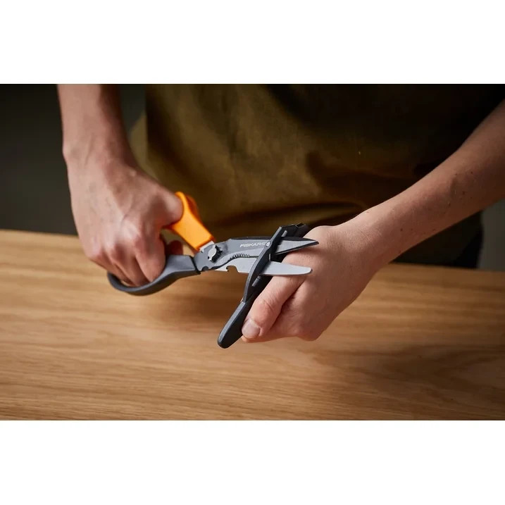 Fiskars Multipurpose Straight Blade Garden Shears, Black and Orange gallery