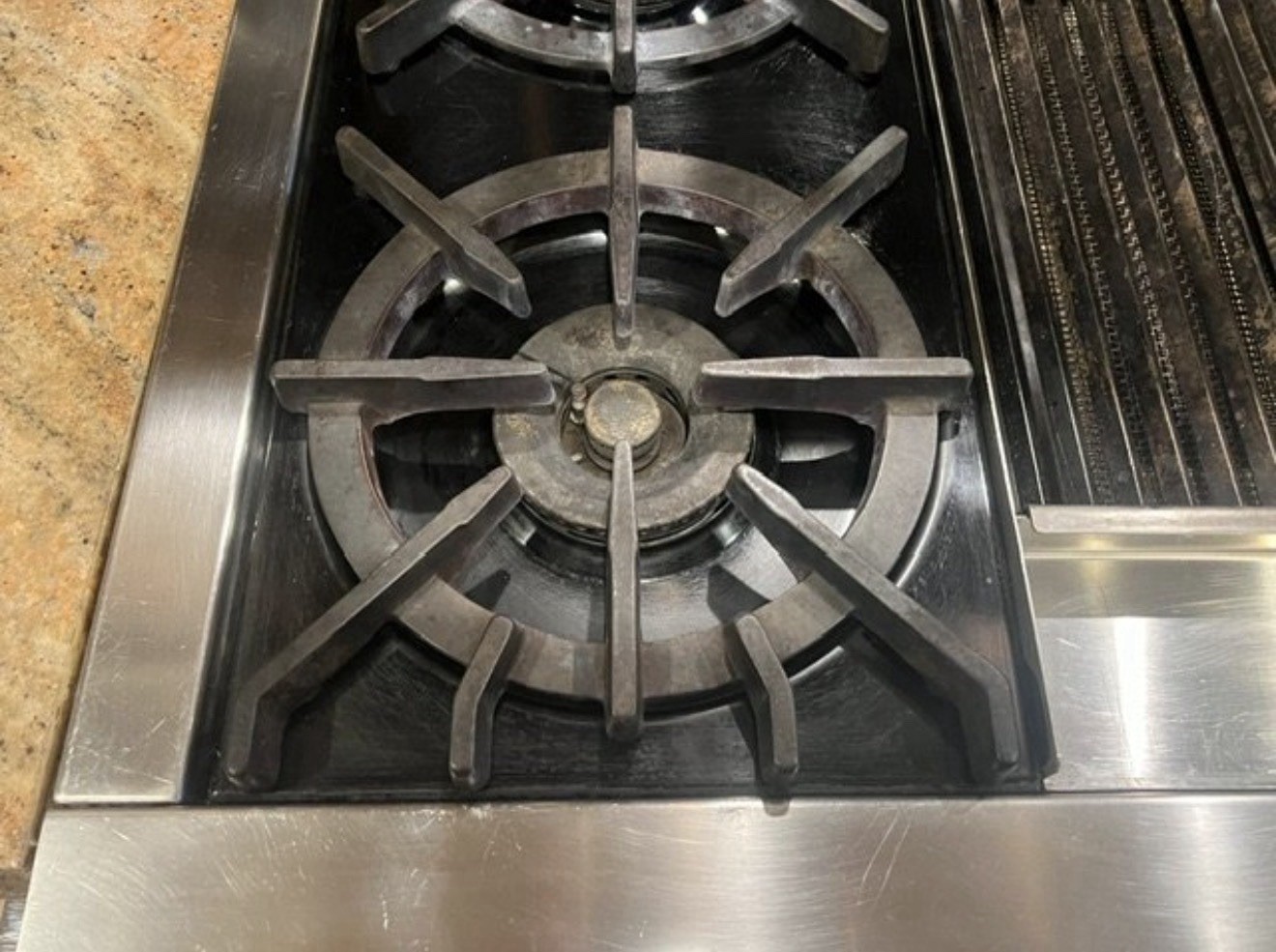 Wolf Rangetop 48" RT484CG. Grill and Griddle gallery