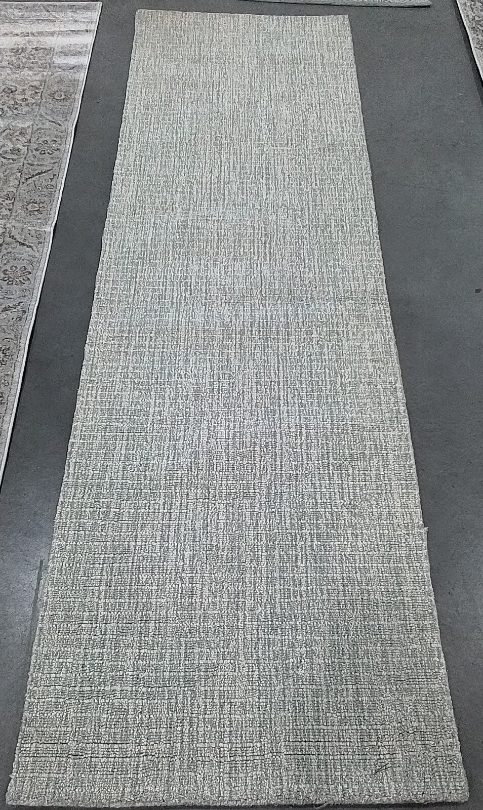 L GREY / IVORY 2'-3" x 8'-0" Back Stain Rug, Reduced Price 1172767297 ABT468F-28 gallery