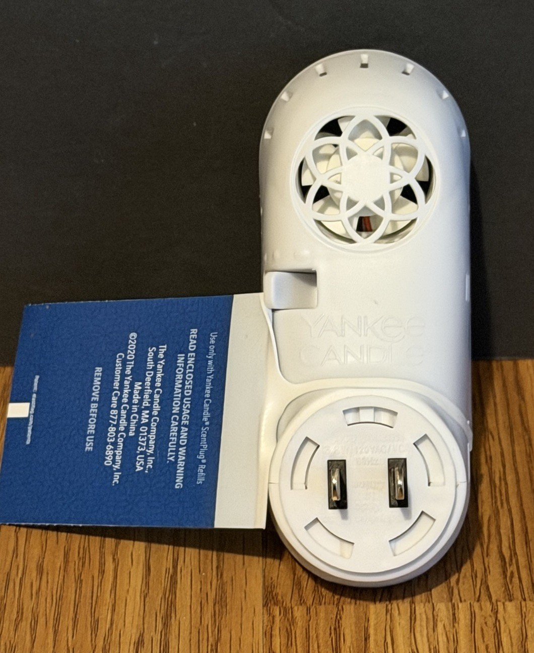 Yankee Candle Moroccan ScentPlug Fan Diffuser Plug with Built-in Light Sensor gallery