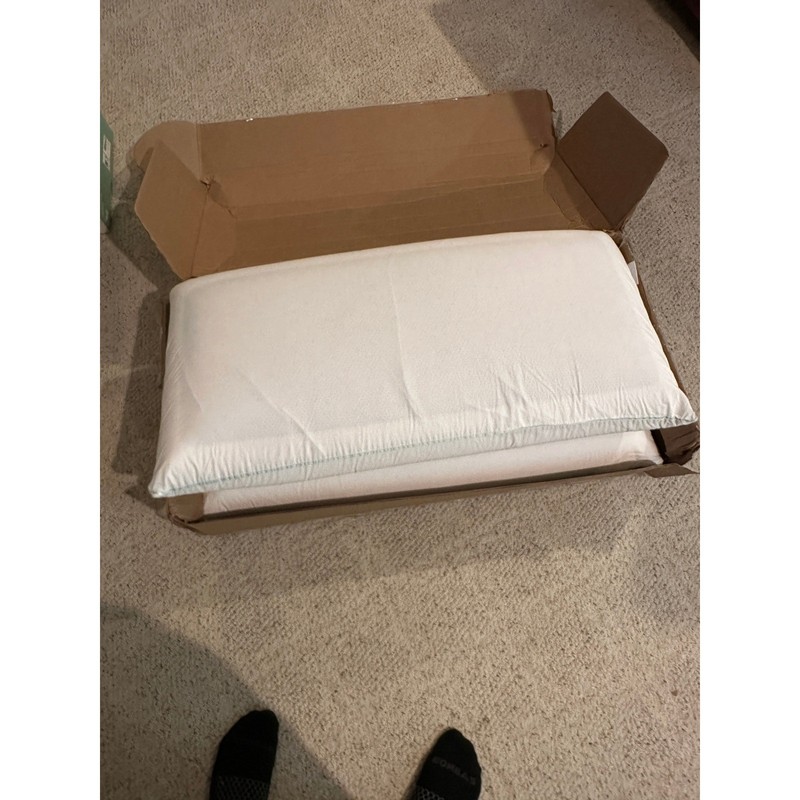 Tempur-Pedic Cloud Breeze Cooling King Size Memory Foam Pillow White Set of 2 gallery