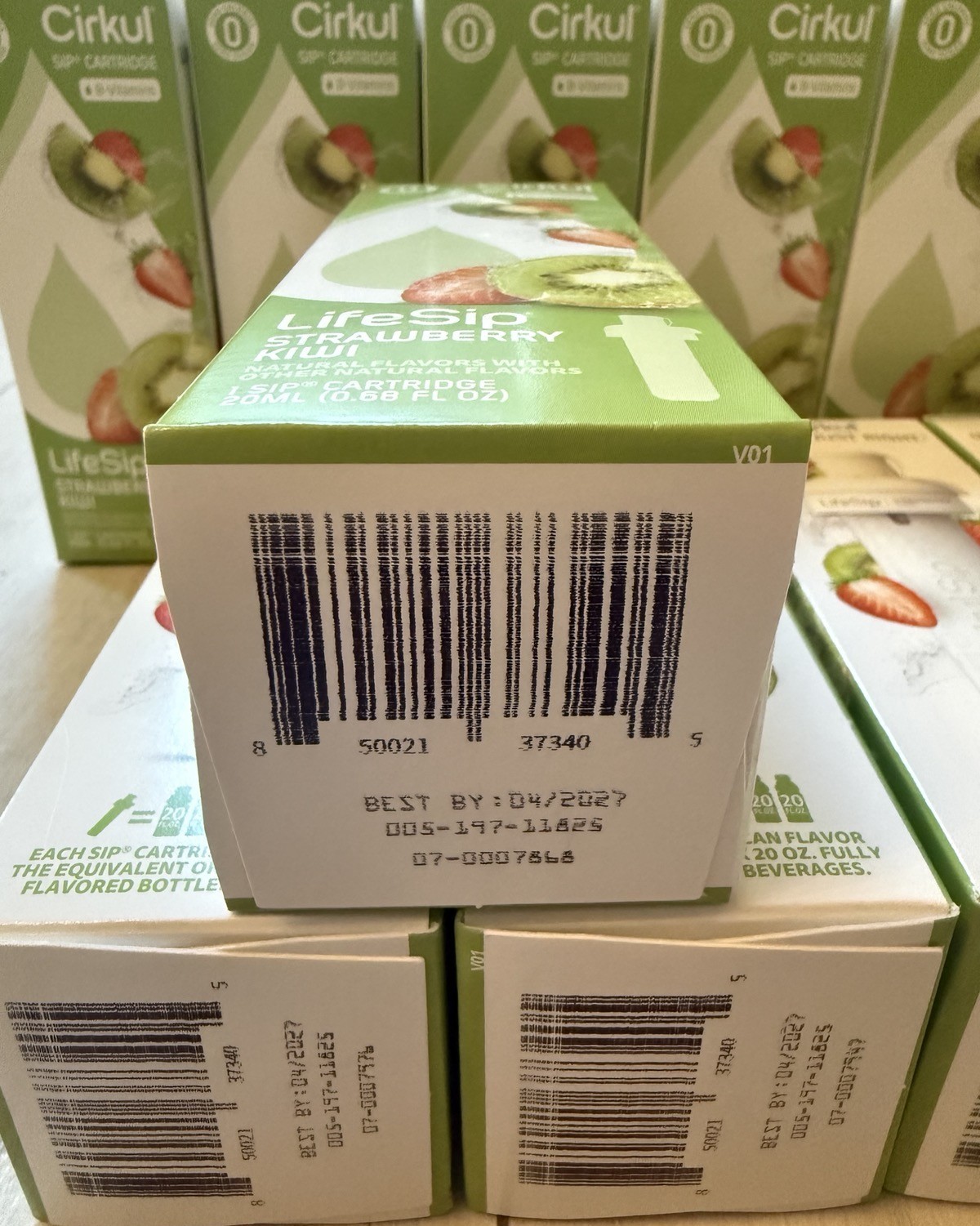 Pack 24 Cirkul Lifesip Flavored Cartridge Strawberry Kiwi Exp 04/2027 gallery