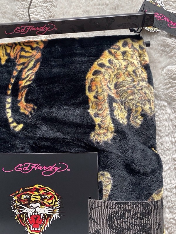 Ed Hardy Logo Plush Oversized Throw Blanket Tigers Tiger Jumping Black NEW gallery