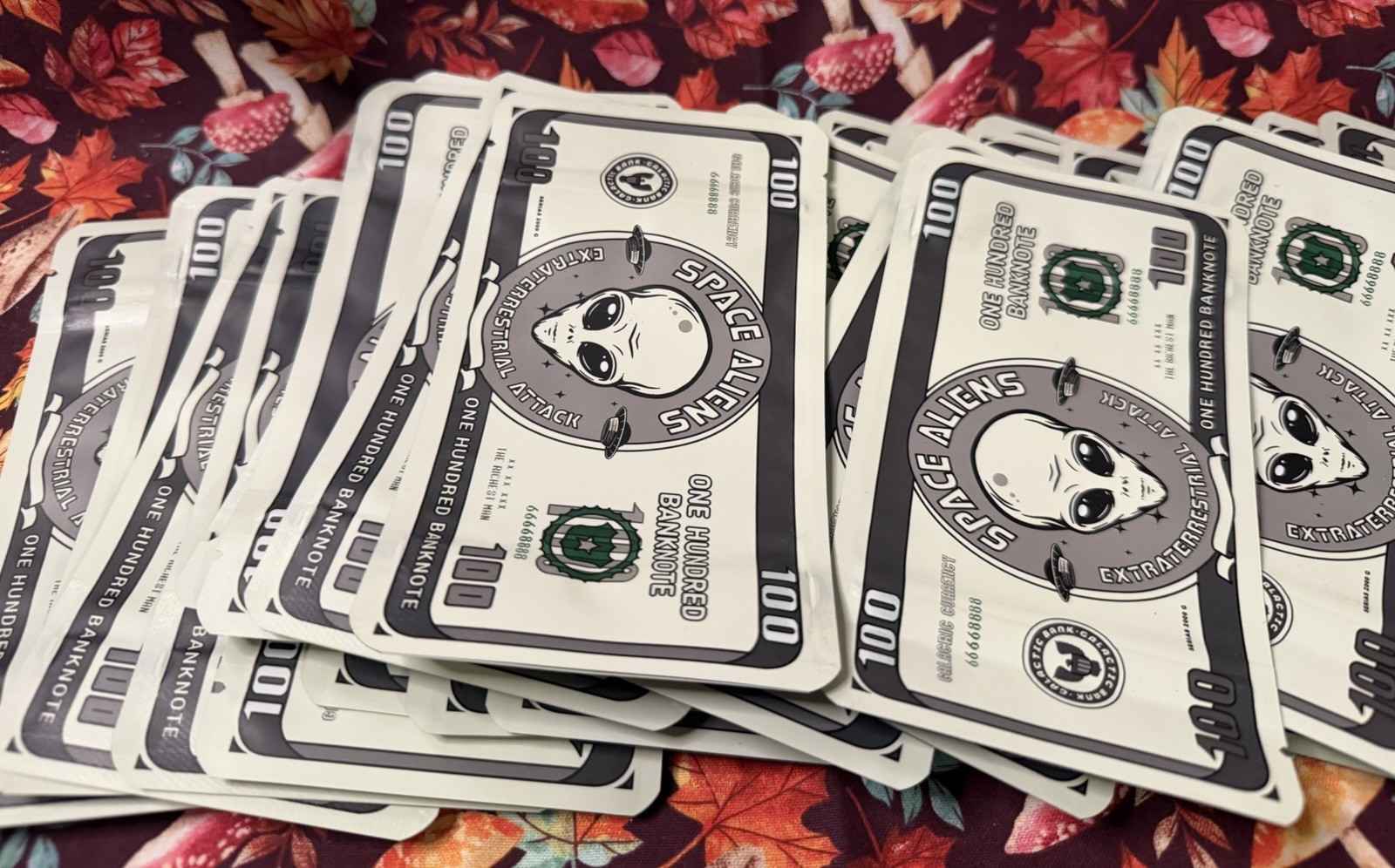 Alien Money Mylar Bags 25 Count gallery