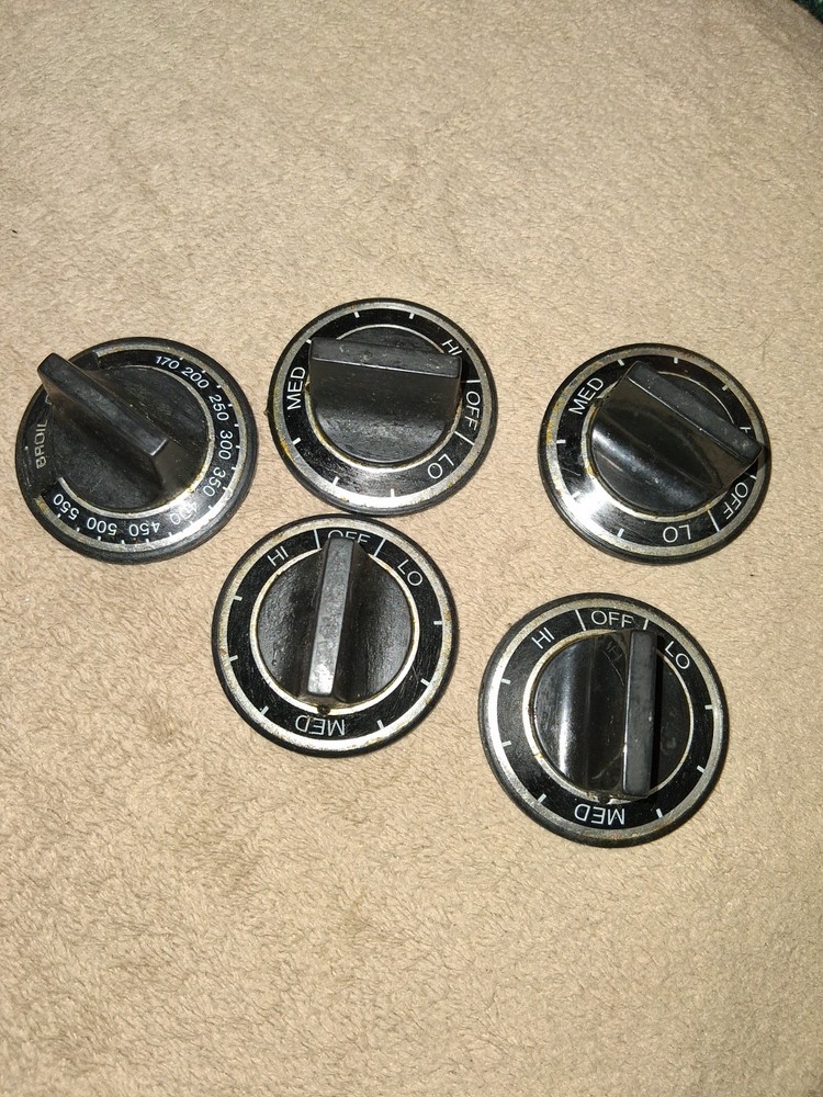 GE Stove Burner Oven Control Knobs 5 Vintage Knobs Used and need cleaned.