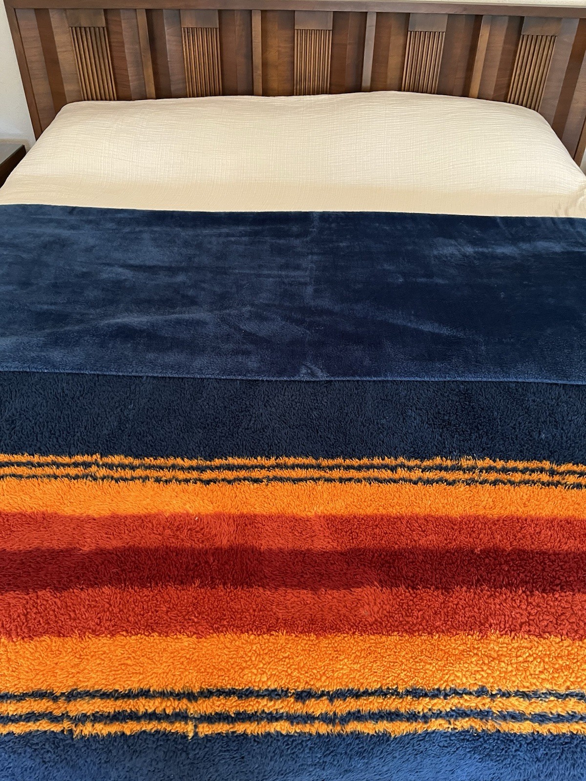 Pendleton Sherpa Grand Canyon Stripe Reversible Blue Queen Sherpa Blanket 98X92 gallery