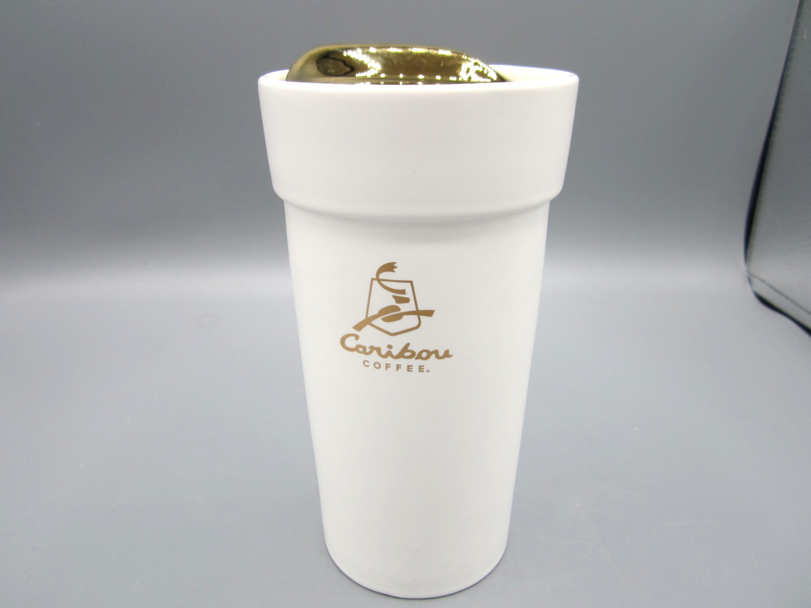 Caribou Coffee White Matte Coffee Tea Travel Mug Gold Ceramic Lid 12 oz (384) gallery