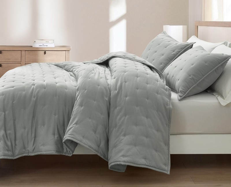 3-Piece Rayon Derived from Bamboo/Polyester Blended Crescent Stitched Quilt Set gallery