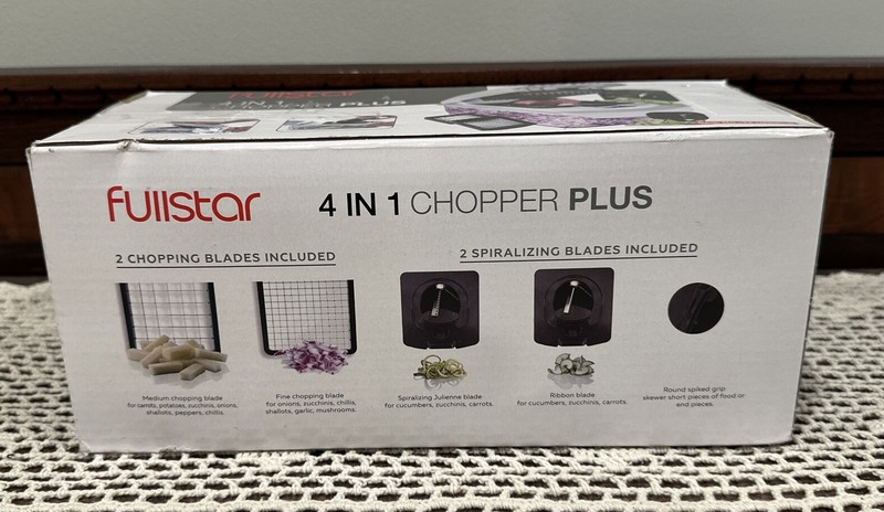 Fullstar Vegetable Chopper - Veggie Chopper - Onion Chopper with Container -NIB gallery