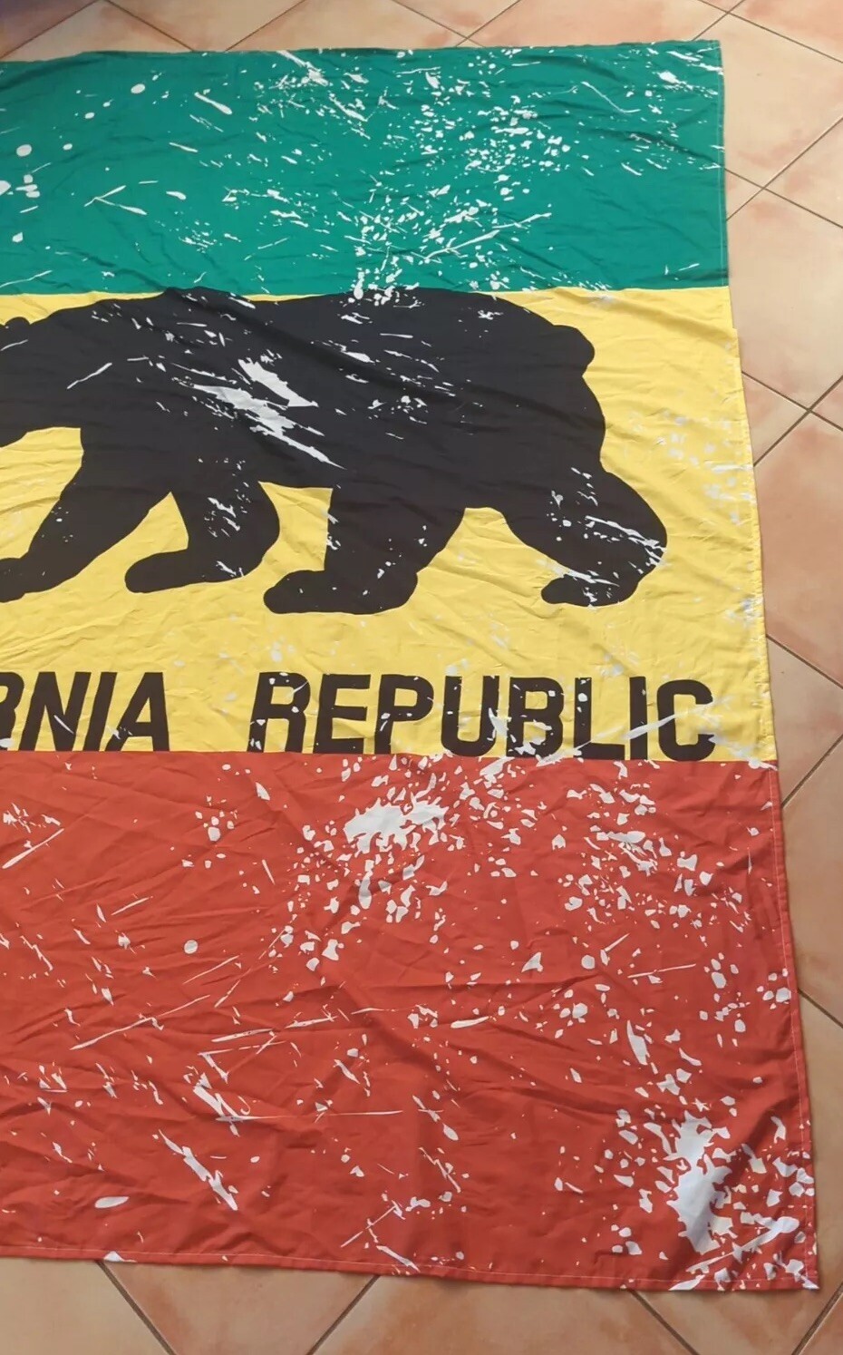 CALIFORNIA REPUBLIC TAPESTRY BANNER BEACH BLANKET 78" X 59" RED YELLOW GREEN gallery