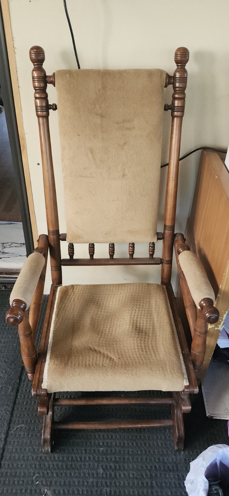 Antique Victorian platform rocker manufactured 1870 and 1915 Victorian style gallery